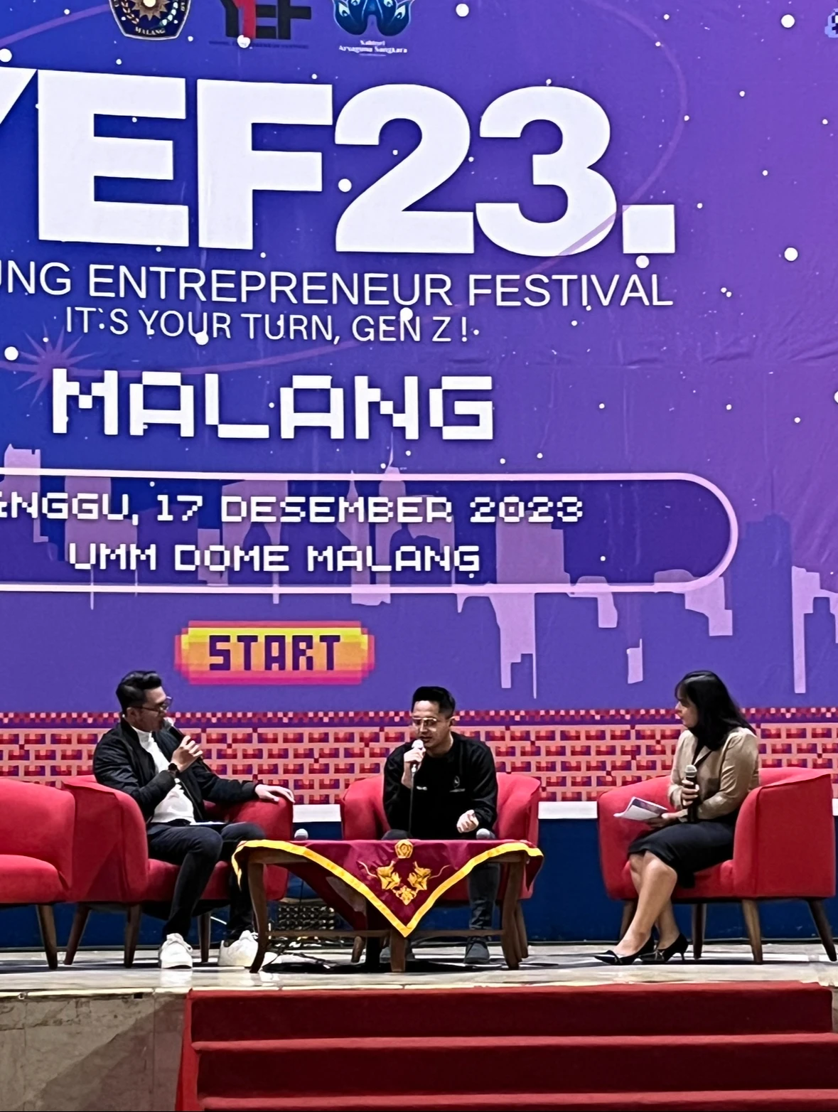 Firman Tuhepaly berbicara di panggung Young Entrepreneur Festival 2023, UMM Dome, Malang